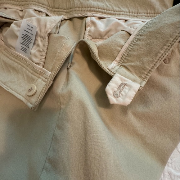 Talbots Chatham khaki pants. Size 6P - Picture 8 of 10